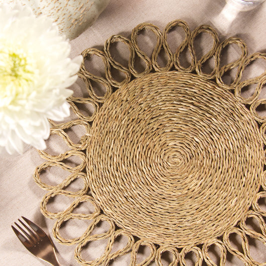 Natural Lutindzi Grass Scalloped Placemat