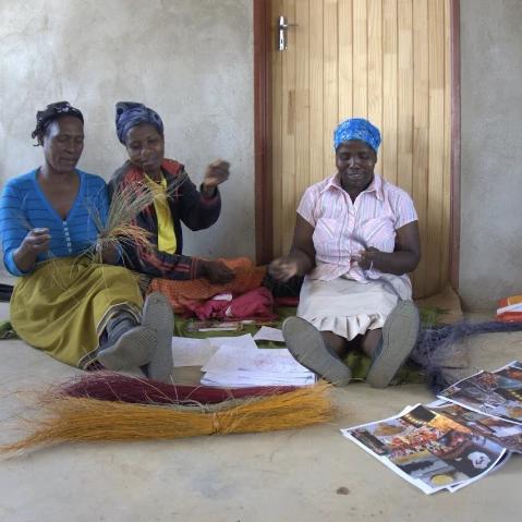 TAKHI - Umlilo - Fire Trivet