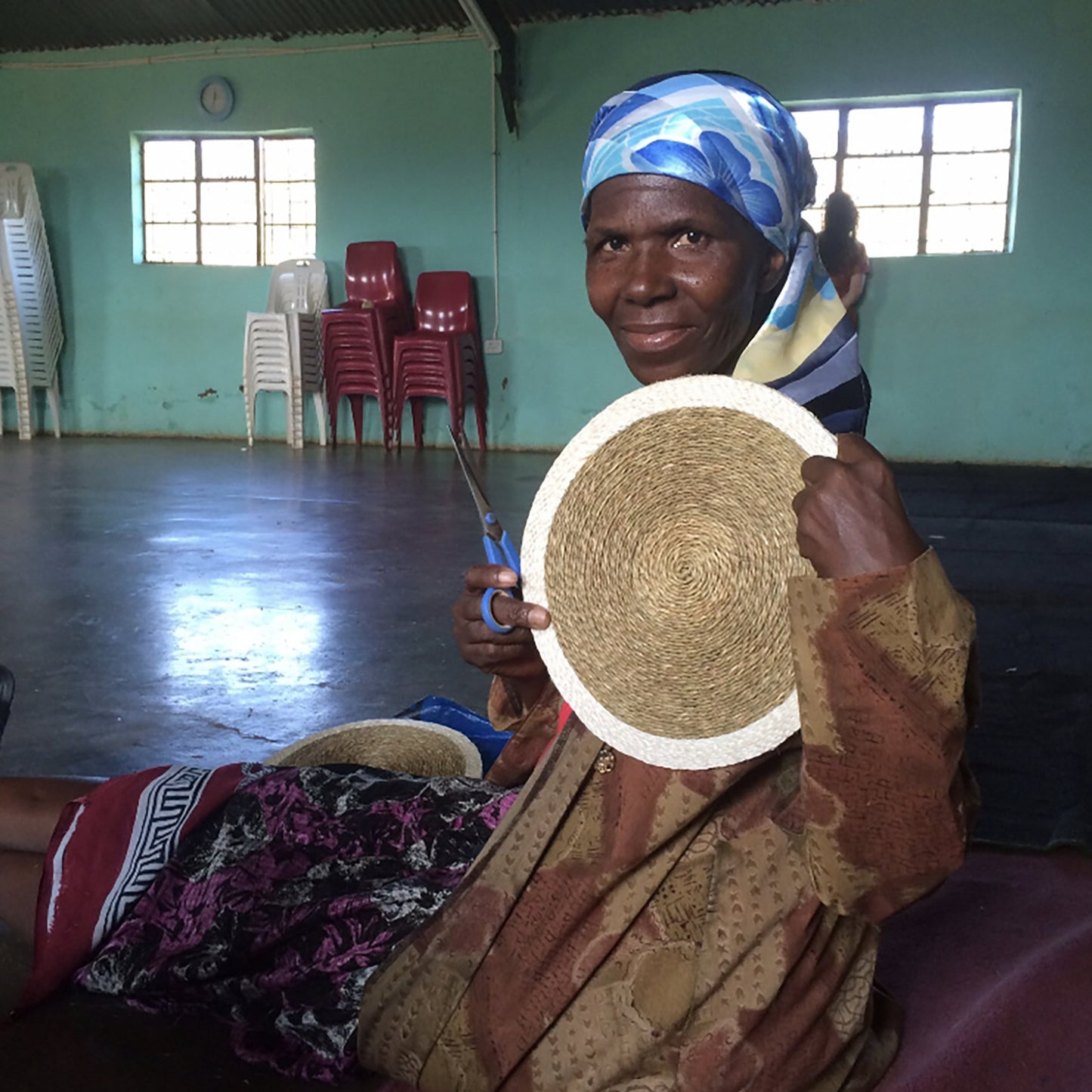 Large White Trim Oval Lutindzi Grass Serving Mats