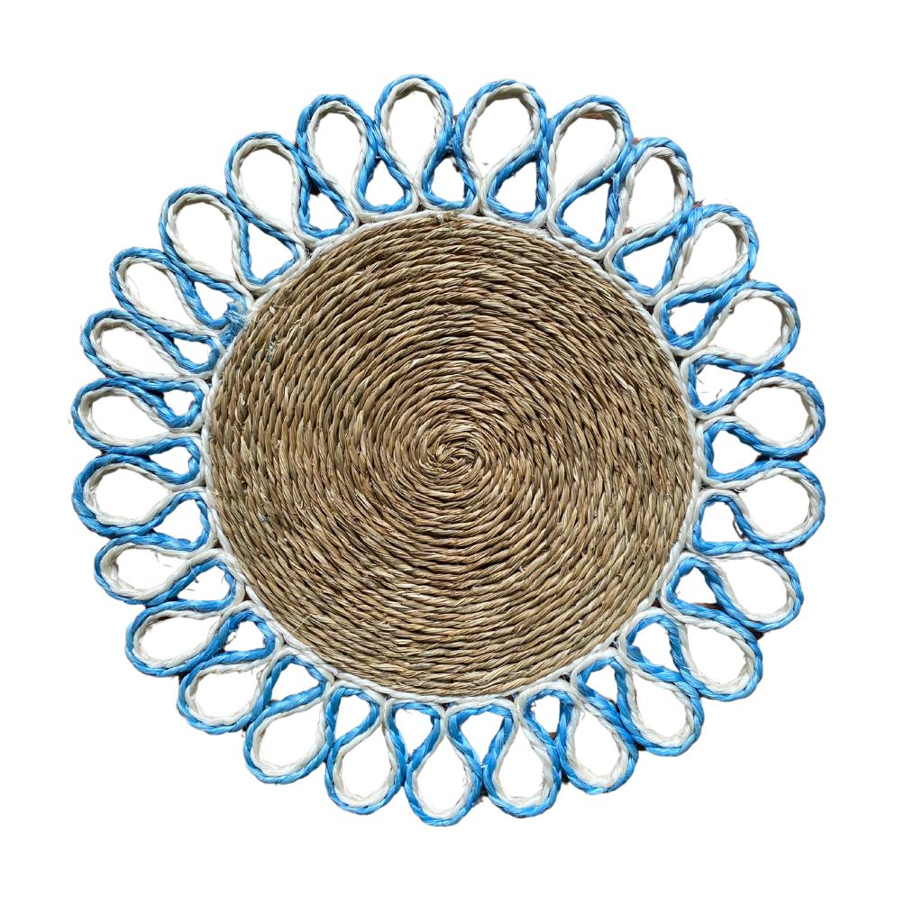 Natural Lutindzi Grass Placemat with Sky Blue and White Scalloped Edge