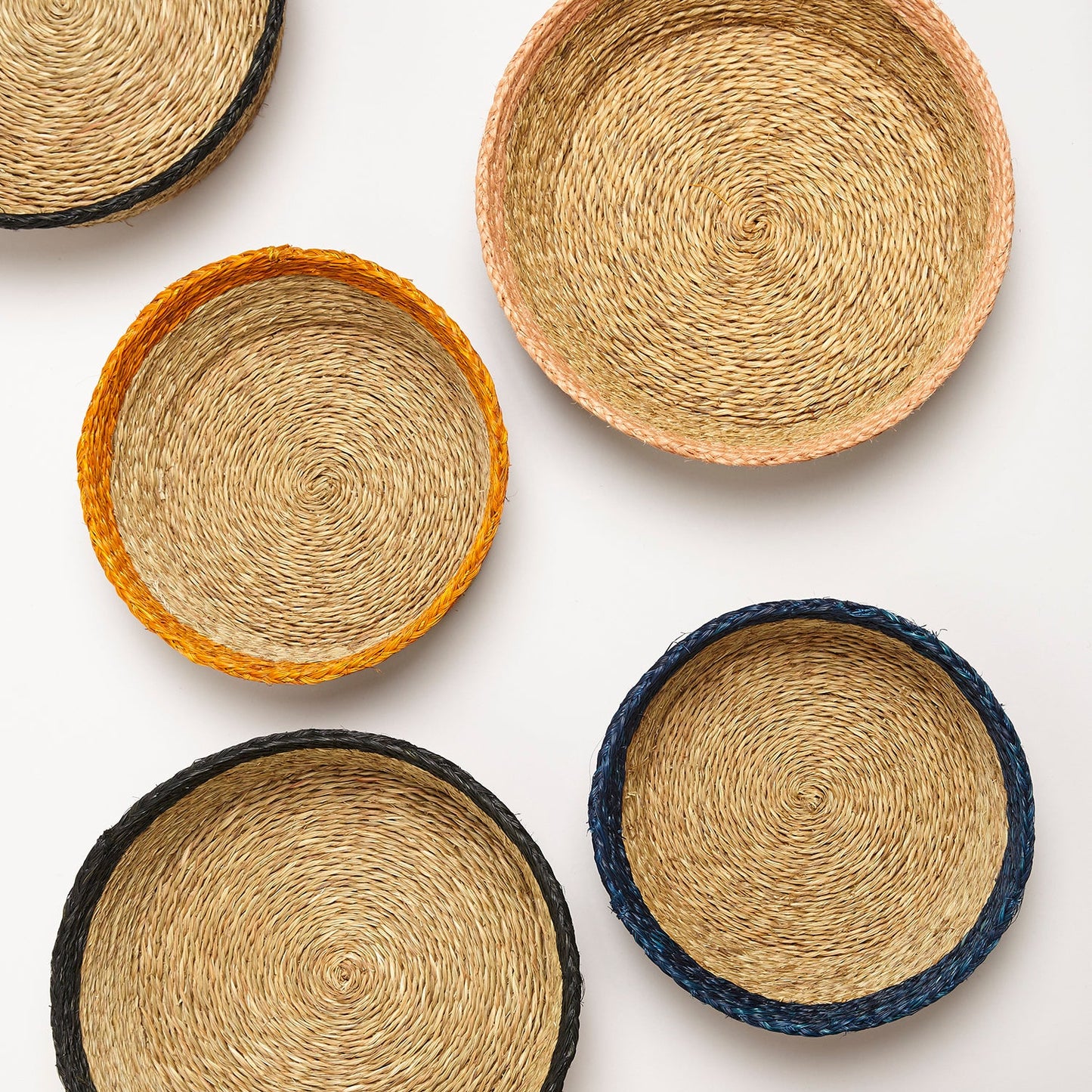 Handwoven Lutindzi Grass Round Bread Basket
