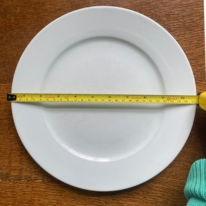 Natural Lutindzi Grass Placemat with Sky Blue and White Scalloped Edge