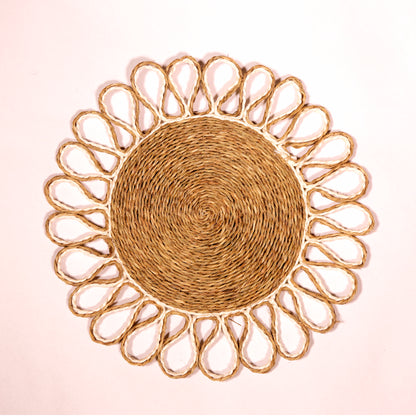 Natural Lutindzi Grass Scalloped Placemat