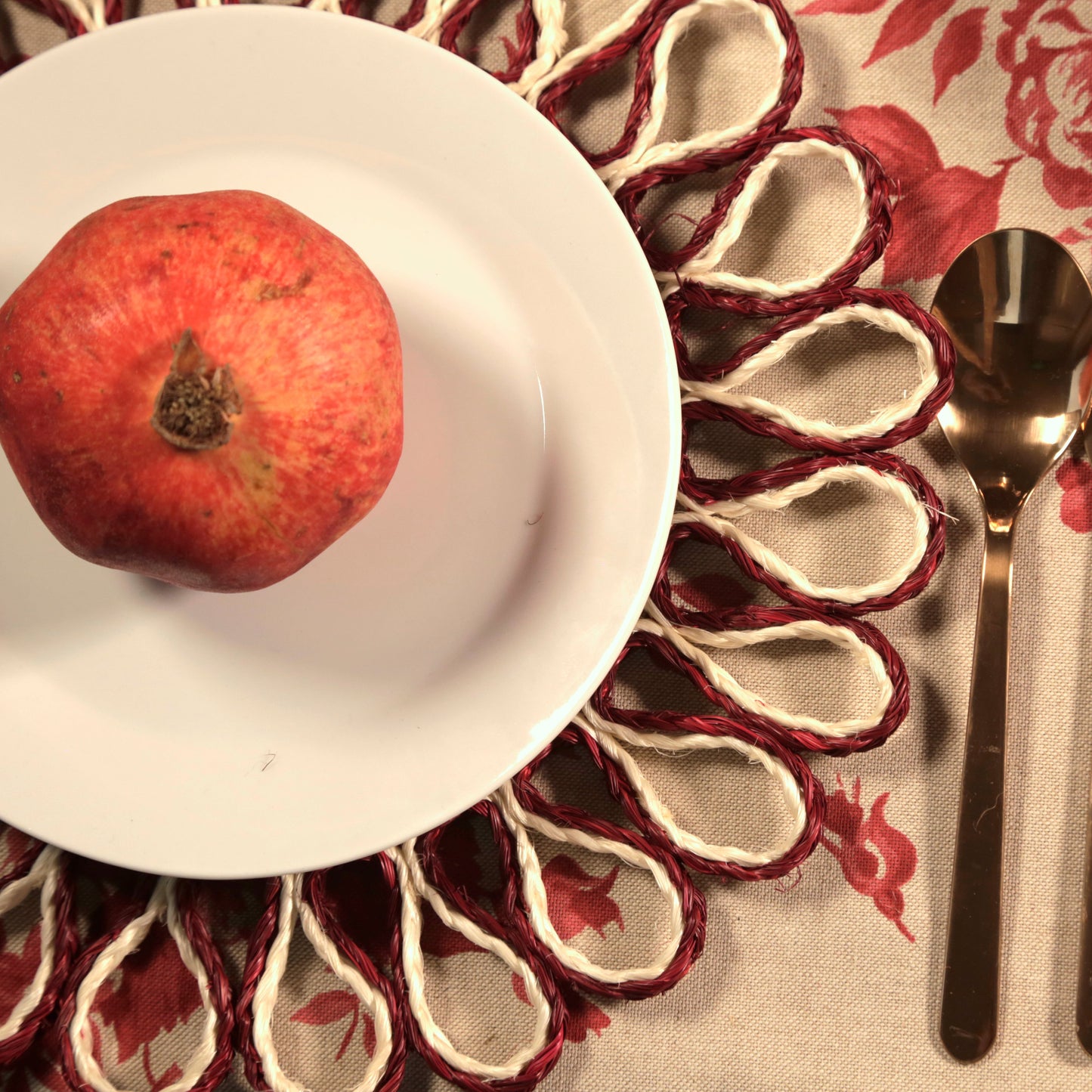 Festive Coloured Grasswoven Placemats with Scalloped Edges