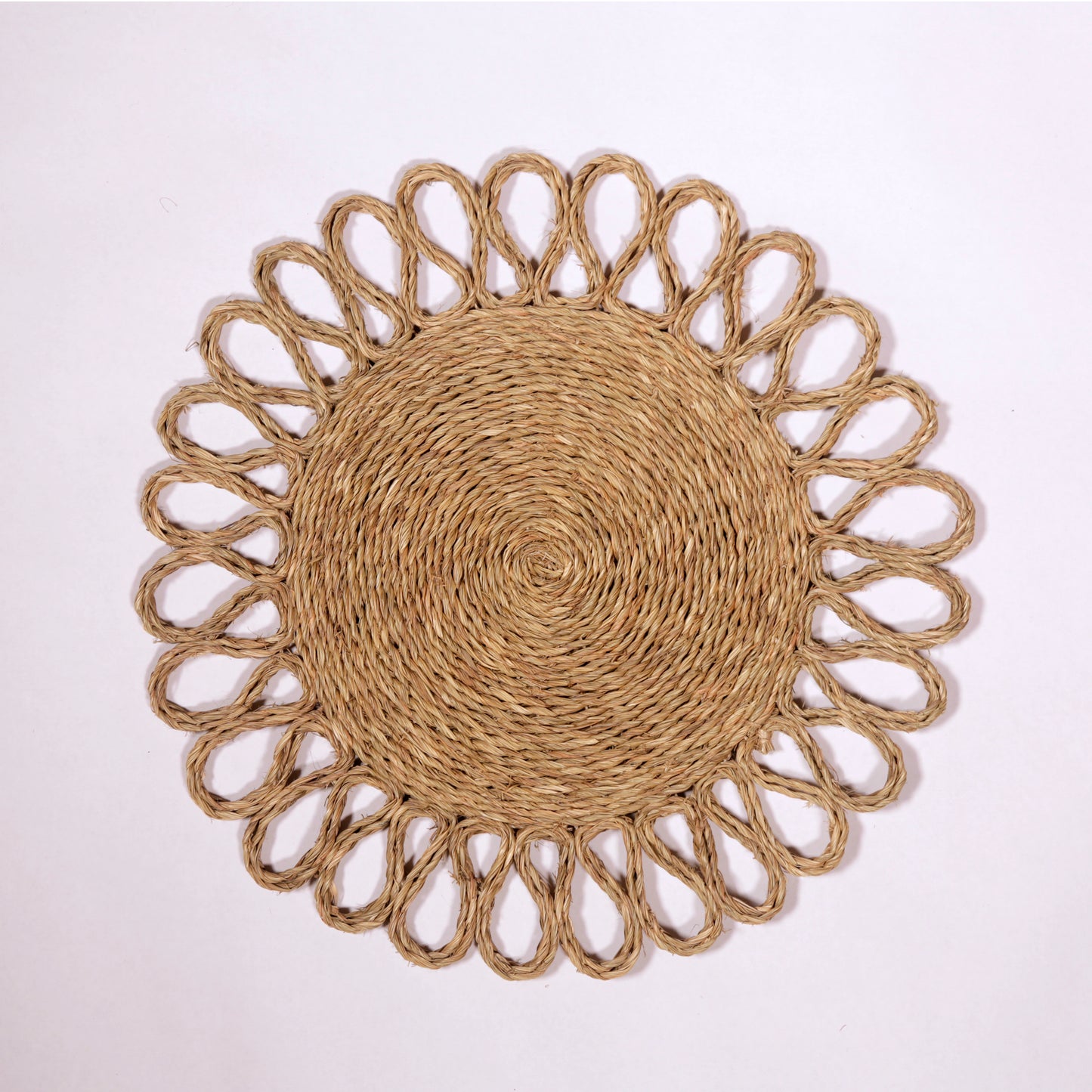 Natural Lutindzi Grass Scalloped Placemat