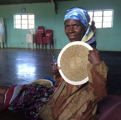 Handmade Lutindzi Grass Placemats  – Round, Colorful Trim